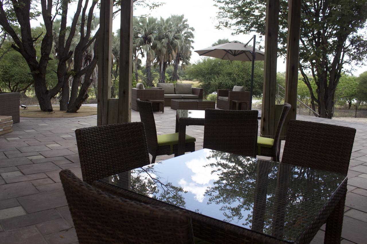 Cresta Maun Hotel Exterior foto